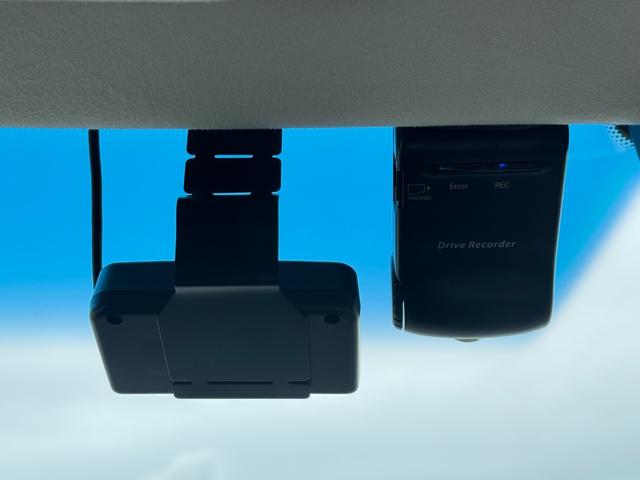 フーガ ３７０ＶＩＰ　エアロフォルムバンパー　タナベ車高調　２０インチＡＷ　ＨＤＤナビ　フルセグＴＶ　ＢＴ接続　バックカメラ　シートヒーター・ベンチレーション　セーフティシールドＰＫＧ　追従クルコン　ドラレコ　買取直販車（22枚目）