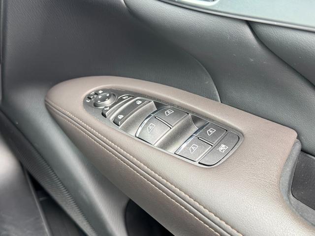 フーガ ３７０ＶＩＰ　エアロフォルムバンパー　タナベ車高調　２０インチＡＷ　ＨＤＤナビ　フルセグＴＶ　ＢＴ接続　バックカメラ　シートヒーター・ベンチレーション　セーフティシールドＰＫＧ　追従クルコン　ドラレコ　買取直販車（24枚目）