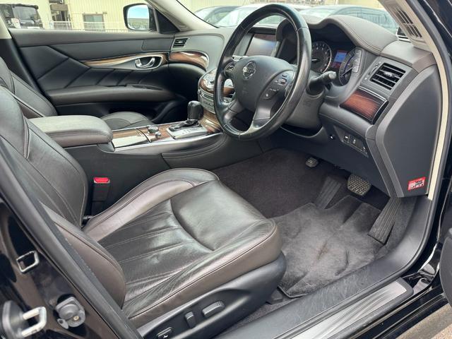 フーガ ３７０ＶＩＰ　エアロフォルムバンパー　タナベ車高調　２０インチＡＷ　ＨＤＤナビ　フルセグＴＶ　ＢＴ接続　バックカメラ　シートヒーター・ベンチレーション　セーフティシールドＰＫＧ　追従クルコン　ドラレコ　買取直販車（25枚目）