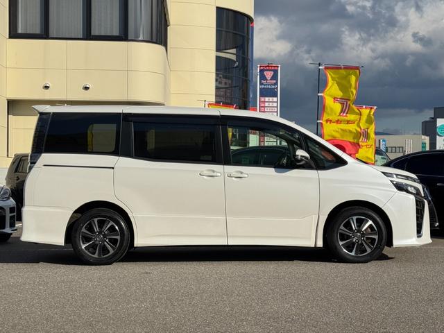 ヴォクシー ZS 社外9インチメモリーナビフルセグTV フリップダウンモニター 片側パワスラ LEDオートライト ドライブレコーダー バックカメラ ETC(5枚目)