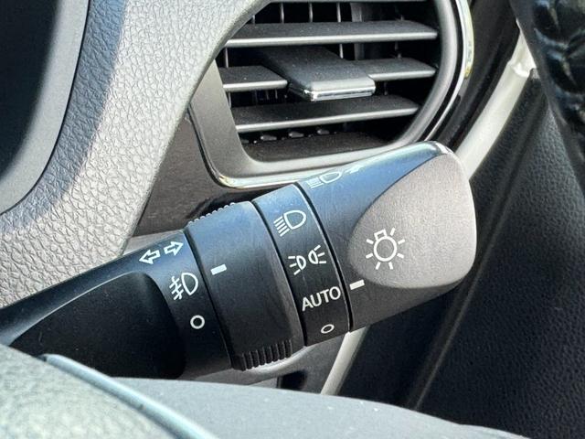 ヴォクシー ZS 社外9インチメモリーナビフルセグTV フリップダウンモニター 片側パワスラ LEDオートライト ドライブレコーダー バックカメラ ETC(17枚目)