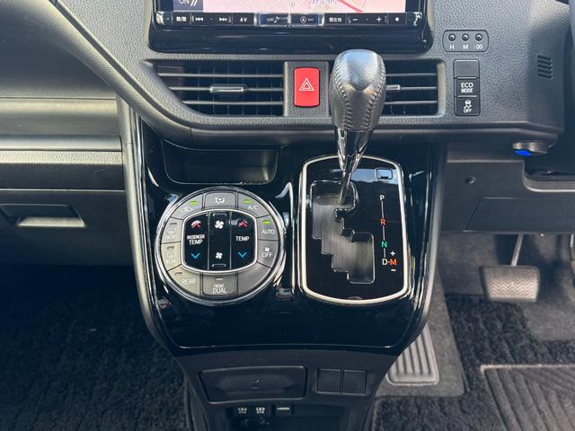 ヴォクシー ZS 社外9インチメモリーナビフルセグTV フリップダウンモニター 片側パワスラ LEDオートライト ドライブレコーダー バックカメラ ETC(21枚目)