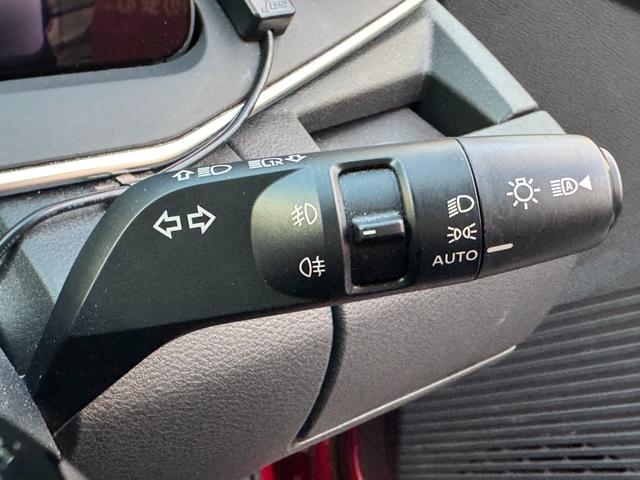 ノート S 純正9インチメモリーナビフルセグTV 全方位カメラ バックカメラ LEDオートライト シートヒーター ステアリングヒーター ドライブレコーダー ETC 寒冷地仕様(17枚目)