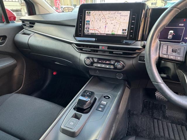 ノート S 純正9インチメモリーナビフルセグTV 全方位カメラ バックカメラ LEDオートライト シートヒーター ステアリングヒーター ドライブレコーダー ETC 寒冷地仕様(19枚目)