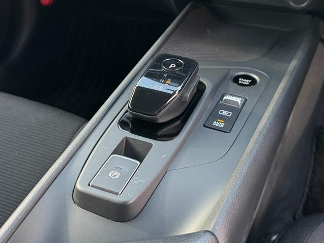 ノート S 純正9インチメモリーナビフルセグTV 全方位カメラ バックカメラ LEDオートライト シートヒーター ステアリングヒーター ドライブレコーダー ETC 寒冷地仕様(21枚目)