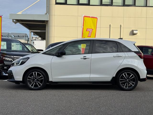 フィット e:HEV RS ワンオーナー 純正8インチナビTV バックカメラ オートLED ハーフ合皮シート スマートキー ホンダセンシング 追従クルコン パーキングセンサー 純正16インチアルミ(10枚目)