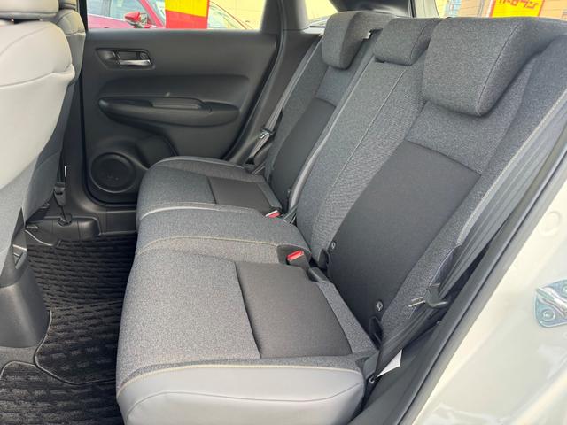 フィット e:HEV RS ワンオーナー 純正8インチナビTV バックカメラ オートLED ハーフ合皮シート スマートキー ホンダセンシング 追従クルコン パーキングセンサー 純正16インチアルミ(32枚目)