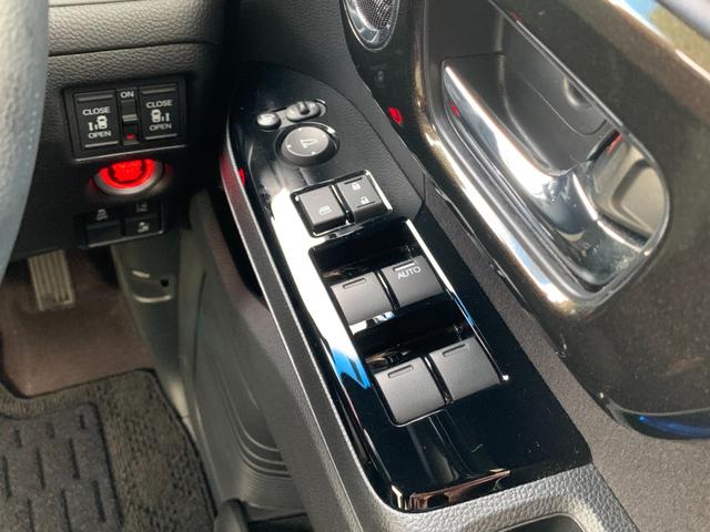 N-BOXカスタム G・EXターボホンダセンシング 4WD 純正8型ナビ フルセグTV 両側パワスラ バックカメラ LEDオートライト LEDフォグ ハーフ合皮シート シートヒーター ETC 純正15インチAW(26枚目)