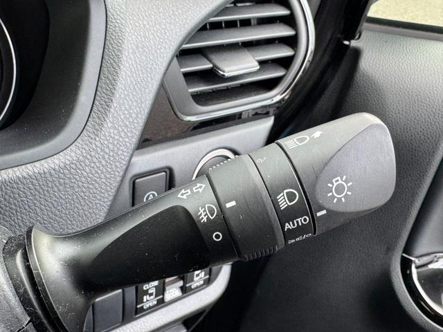 ヴォクシー ZS 煌III アルパインビックX11型ナビ 12.8型フリップダウンモニター バックカメラ ETC ドラレコ 両側電動スライド ハーフ合皮シート オートLED LEDフォグ クルコン セーフティセンス 純正16AW(18枚目)