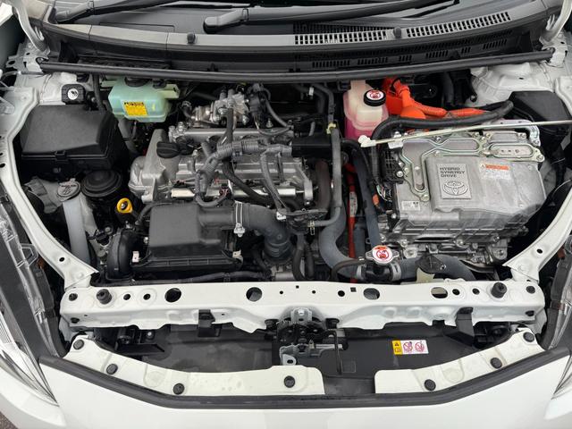 アクア クロスオーバー　セーフティセンスＣ　ナビＴＶ　ＢＴオーディオ　バックカメラ　ＥＴＣ　ハーフ合皮シート　シートヒーター　スマートキー　オートライト　純正１６インチアルミ（34枚目）