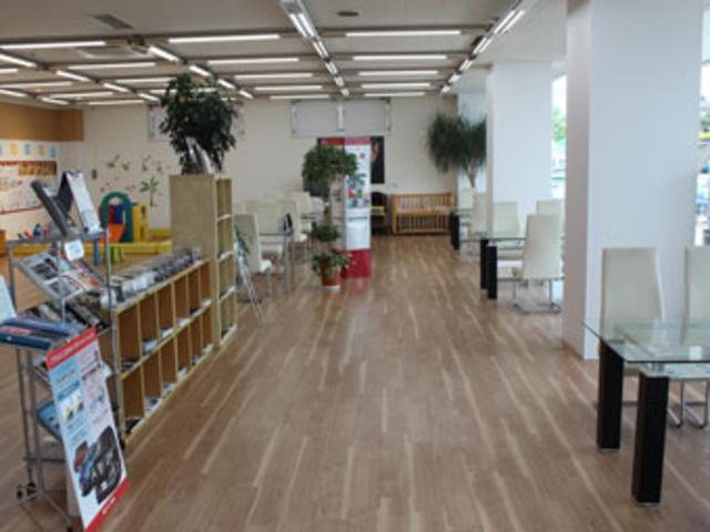 日産プリンス新潟販売(株) マイカー長岡店(2枚目)