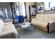 当社待合スペースです。初めてご来店される方もお気軽にお立ち寄りください♪