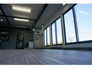 クリスタルキーパー以上のコーティング・軽研磨などは、専用スペースにて作業いたします。