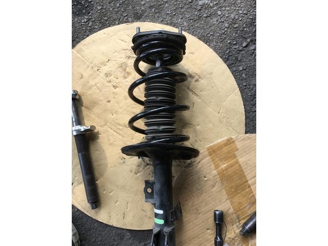 関市　ヴォクシー　ダウンサス取付け