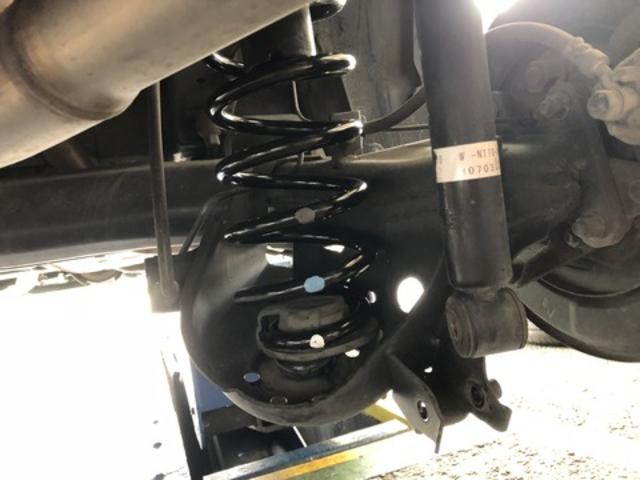 山県市　ホンダ　ステップワゴン　サスペンション交換