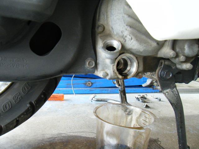 二輪車メンテナンス・キャブ調整