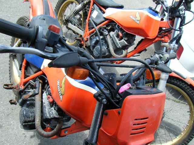 オートバイ　　二輪車　　レストア　　ニコイチ受付です。　タイヤ交換　　点検・メンテナンス　　スクーター