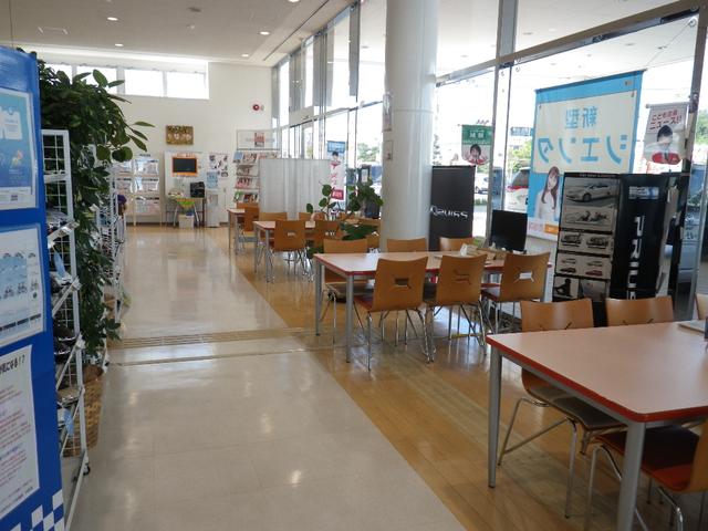沖縄トヨタ自動車(株) トヨタウンうるま江洲店(2枚目)