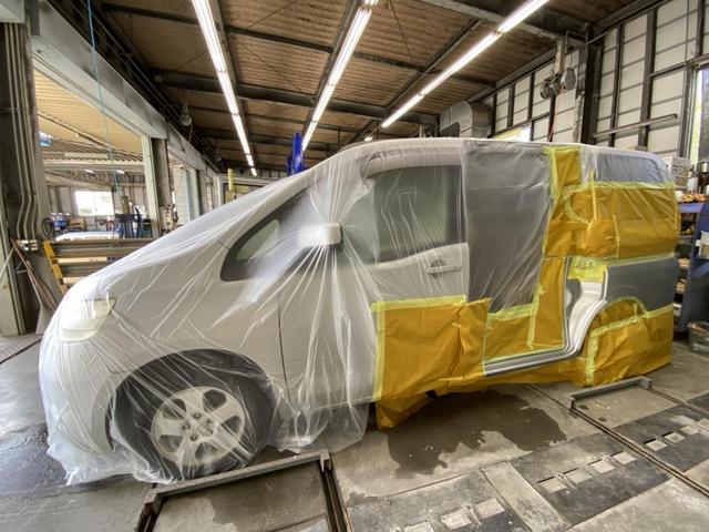 日産　セレナ　C25　左リアスライドドア＋クォーターパネル鈑金修理