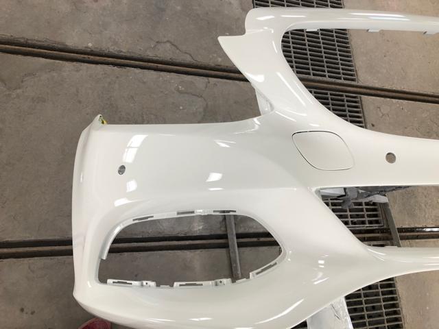 メルセデス・ベンツ フロントバンパー修理