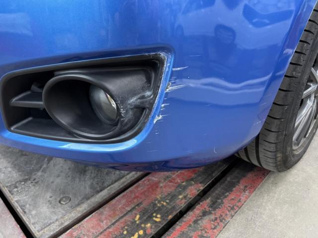 日産　ノート　E11　フロントバンパー・右フロントフェンダー修理