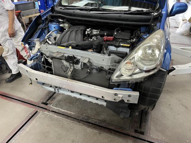 日産　ノート　E11　フロントバンパー・右フロントフェンダー修理