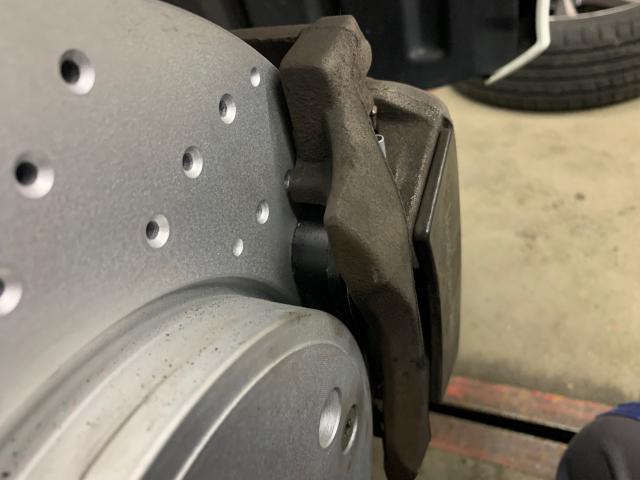 メルセデス・ベンツ Bクラス ブレーキパッド、ローター交換