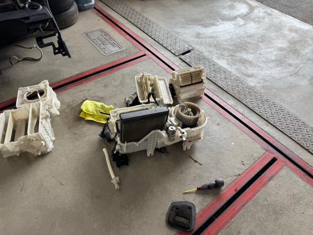 ダイハツ　タント　エアコンフル交換【印西　我孫子　成田　白井　鎌ヶ谷　八千代　栄町　の点検・整備はオートランナーへ！】 