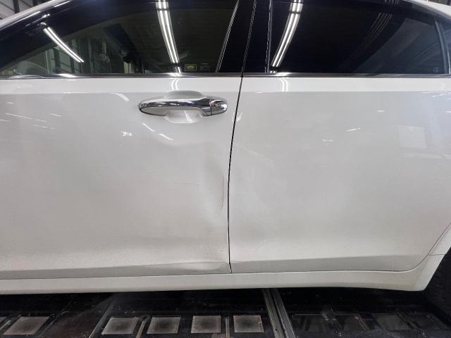 【印西　我孫子　成田　白井　鎌ヶ谷　八千代　栄町　の点検・整備はオートランナーへ！】　トヨタ　クラウンハイブリッド　フロントドア交換　板金・外装補修