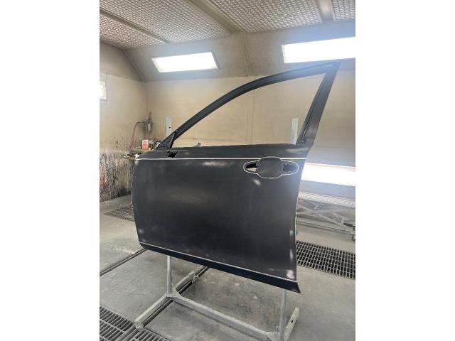 【印西　我孫子　成田　白井　鎌ヶ谷　八千代　栄町　の点検・整備はオートランナーへ！】　トヨタ　クラウンハイブリッド　フロントドア交換　板金・外装補修