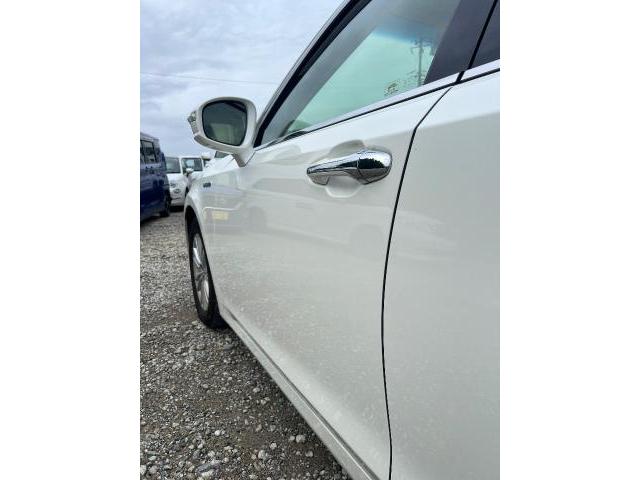 【印西　我孫子　成田　白井　鎌ヶ谷　八千代　栄町　の点検・整備はオートランナーへ！】　トヨタ　クラウンハイブリッド　フロントドア交換　板金・外装補修