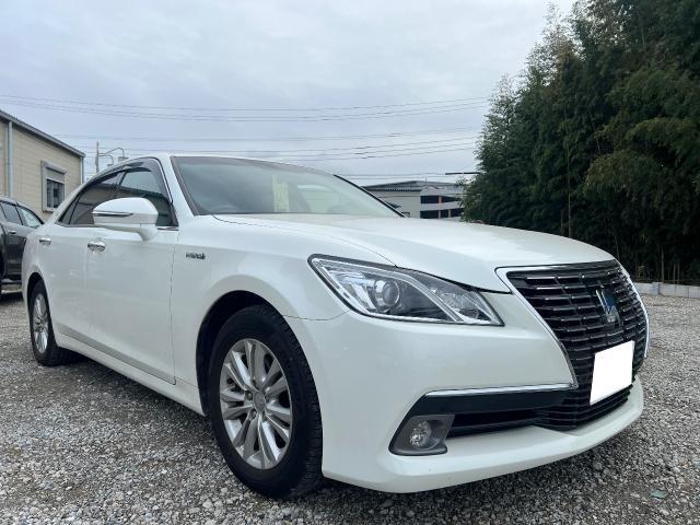 【印西　我孫子　成田　白井　鎌ヶ谷　八千代　栄町　の点検・整備はオートランナーへ！】　トヨタ　クラウンハイブリッド　フロントドア交換　板金・外装補修