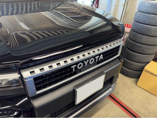 トヨタ　ランドクルーザー　バックドア及びフードガーニッシュ取付【印西　我孫子　成田　白井　鎌ヶ谷　八千代　栄町　の点検・整備はオートランナーへ！】