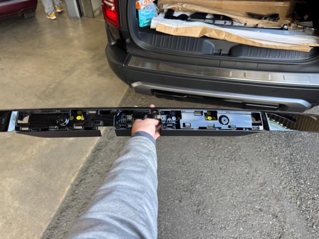 トヨタ　ランドクルーザー　バックドア及びフードガーニッシュ取付【印西　我孫子　成田　白井　鎌ヶ谷　八千代　栄町　の点検・整備はオートランナーへ！】