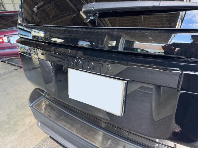 トヨタ　ランドクルーザー　バックドア及びフードガーニッシュ取付【印西　我孫子　成田　白井　鎌ヶ谷　八千代　栄町　の点検・整備はオートランナーへ！】