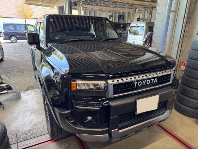 トヨタ　ランドクルーザー　バックドア及びフードガーニッシュ取付【印西　我孫子　成田　白井　鎌ヶ谷　八千代　栄町　の点検・整備はオートランナーへ！】