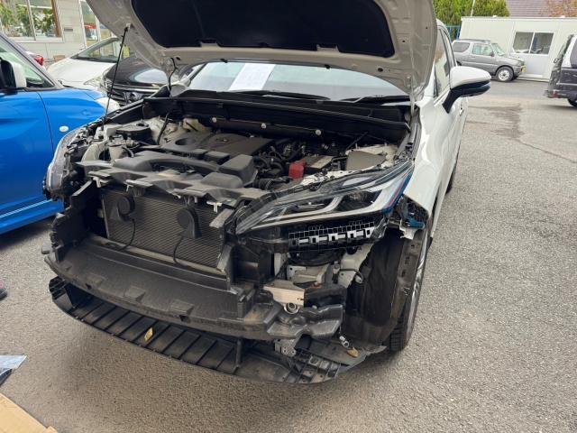 トヨタ　ハリアー　フロントバンパー交換【印西　我孫子　成田　白井　鎌ヶ谷　八千代　栄町　の点検・整備はオートランナーへ！】
