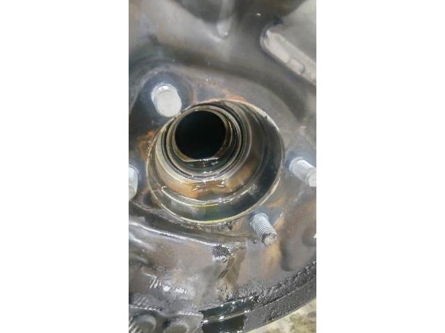 ダイハツ　ハイゼットバン　リヤデフオイル漏れ修理 【印西　我孫子　成田　白井　鎌ヶ谷　八千代　栄町　の点検・整備はオートランナーへ！】