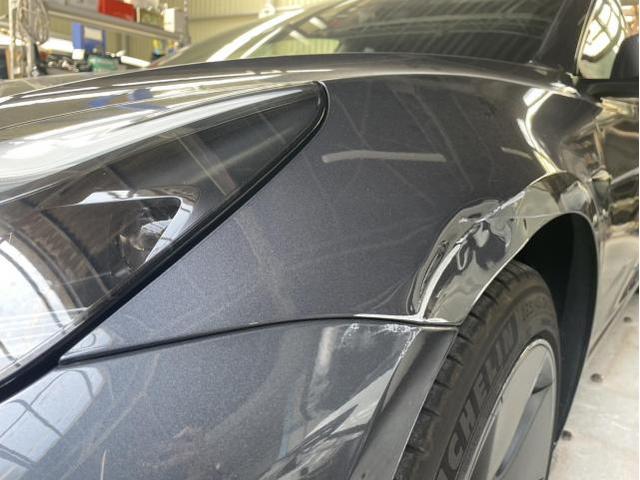 テスラ　モデル３　へこみ修理　│池田市　車検　鈑金