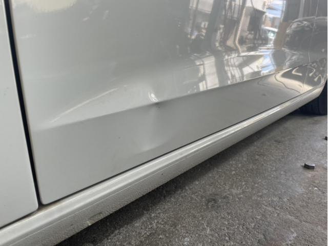 アウディ　Ａ３　ドア　へこみ鈑金修理　│池田市　車検　鈑金