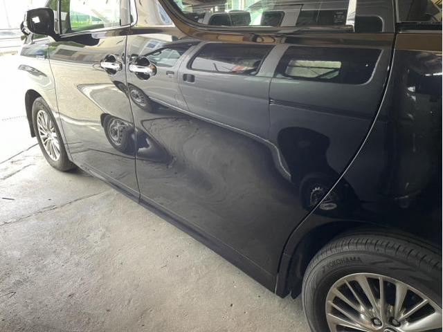 トヨタ　ヴェルファイア　キズ・へこみ直し　│池田市　車検　鈑金