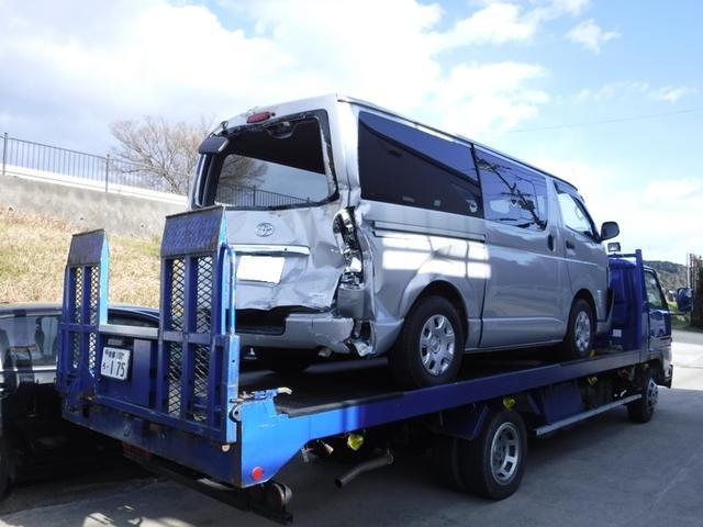 トヨタ ハイエース・板金修理