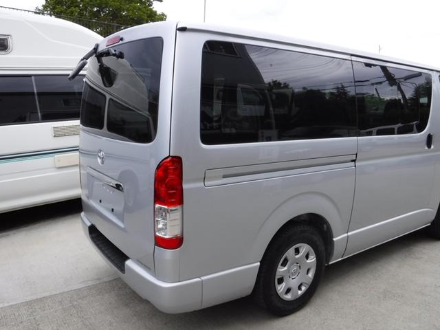 トヨタ ハイエース・板金修理