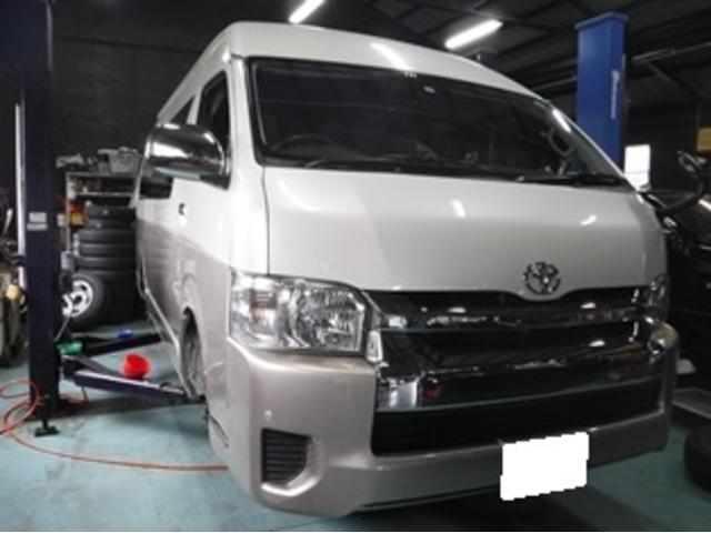 トヨタ　ハイエース　板金・塗装