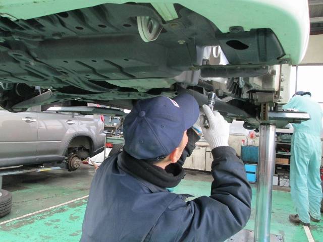 ベテランのメカニックが確かな技術で整備いたします