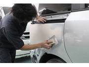 板金修理は年間５００台以上！お車をキレイに直します！
