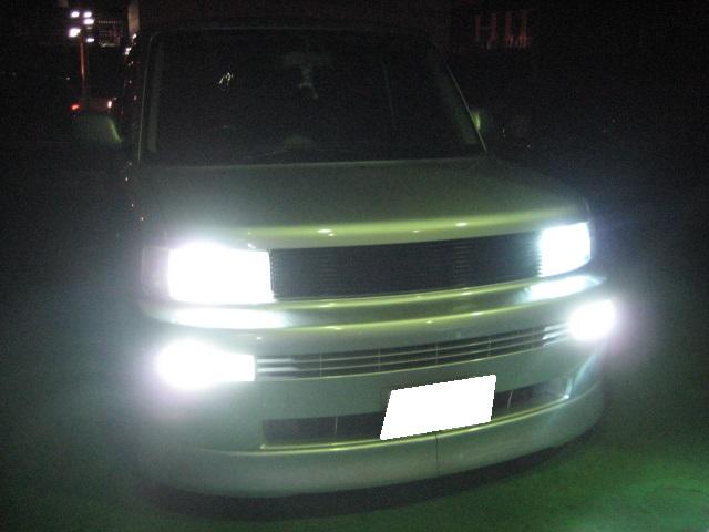 トヨタ　ｂB　ｎｃｐ31　HID　交換　35ｗ　8000ケルビン