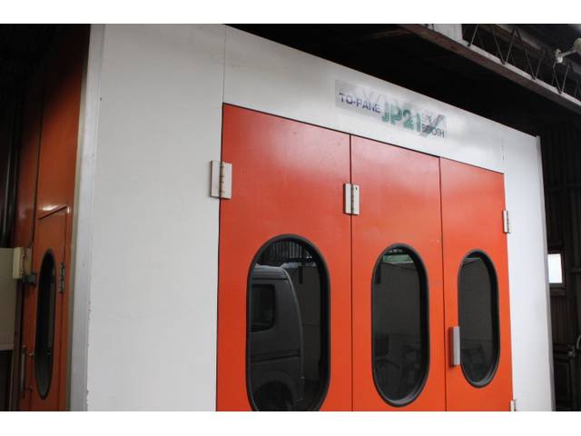 自動車塗装専用ブースも完備しておりますので、仕上がりはバッチリです。