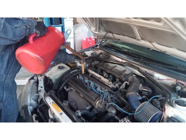 トヨタ　カローラレビン　AE111　エンジンオイル交換&添加剤注入