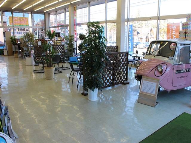 広い商談スペースでごゆっくりお待ち頂けます！